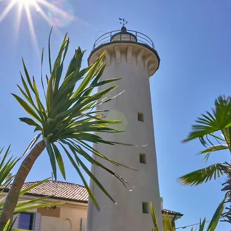 Lovely Vacation Retreat Just 350 M From The Apartamento
