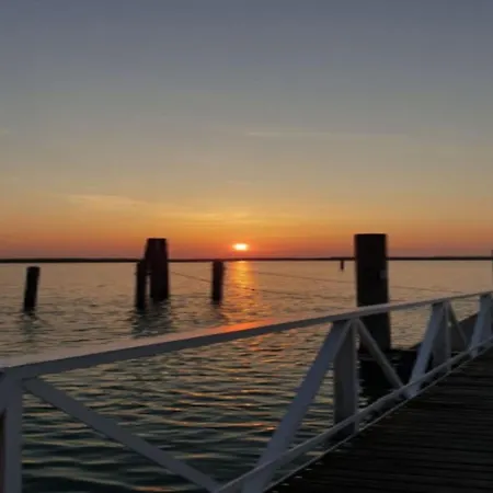 Apartment Lovely Vacation Retreat Just 350 M From The